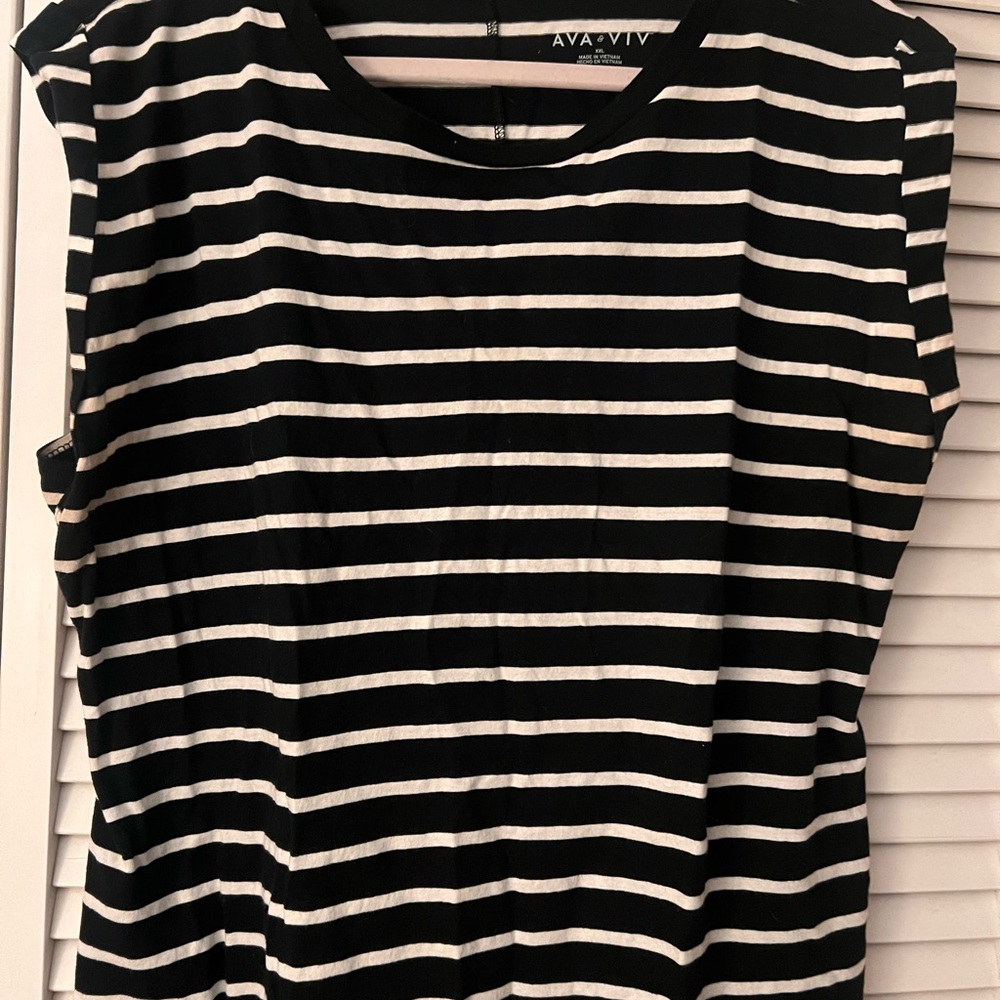 Ava & Viv Women's Black and White Striped Top